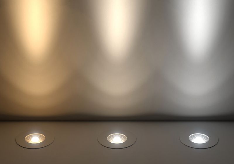 Imagem de spots de iluminação instalados em um ambiente interno